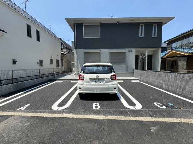 ソレイユの駐車場