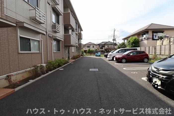 パインヒルズ胡録台の駐車場