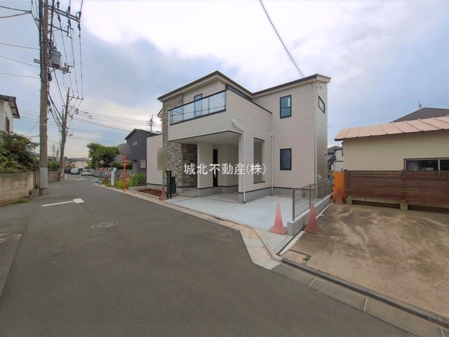 練馬区大泉学園町2丁目限定1棟の前面道路含む現地写真|前面道路北西側約5.0ｍ公道に面する立地 