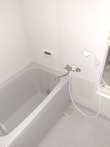 【浴室】 | クレストヒルズＤ | きれいなお風呂です