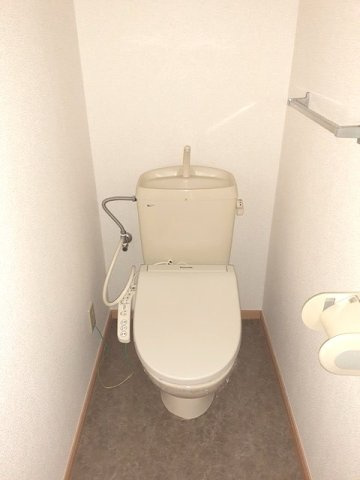 【トイレ】 | クレストヒルズＤ | コンパクトで使いやすいトイレです
