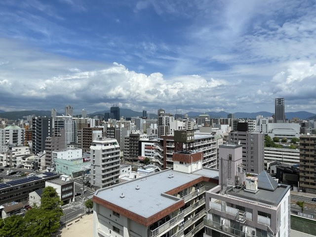 サニーハイム舟入の展望|バルコニーからの眺望です！街並みや天満川を広く見渡せる最上階の14階住戸です。