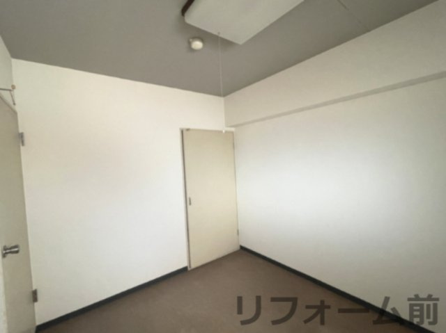 サニーハイム舟入の洋室|全建具を新規交換します。クロスや床を張替え、気持ちよくご入居いただけます。（令和8年7月末完成予定）