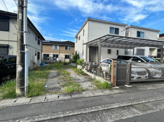 厚木市棚沢　中古戸建の前面道路含む現地写真