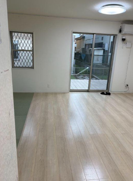 厚木市棚沢　中古戸建の居間・リビング