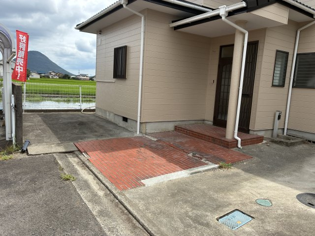 三条町中古リフォーム戸建の駐車場