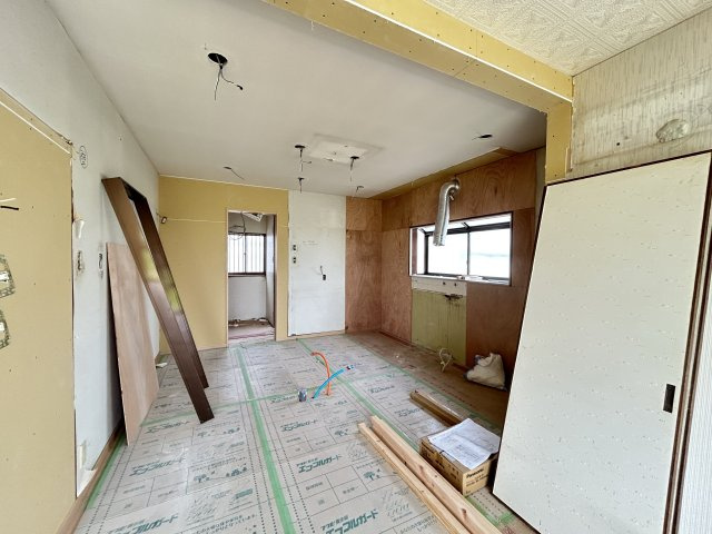 三条町中古リフォーム戸建のキッチン
