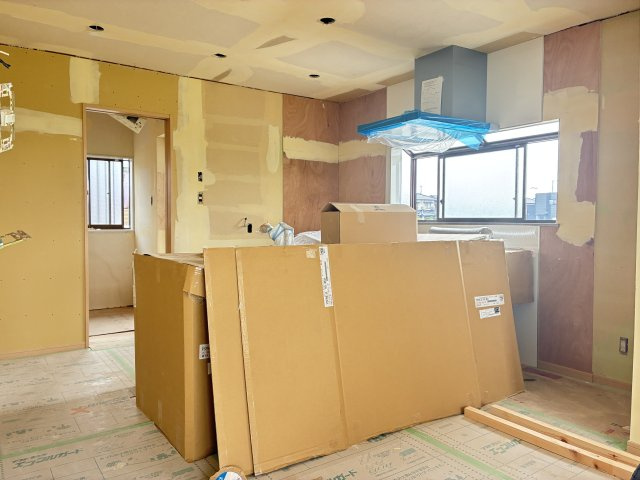 三条町中古リフォーム戸建のキッチン|2026年8月4日撮影　新品のキッチン設置されました