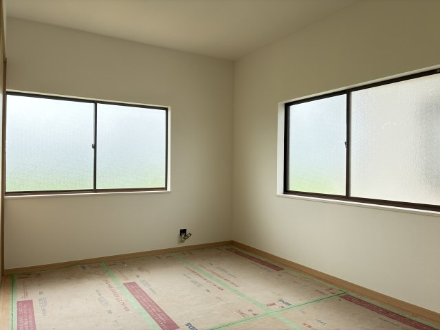 三条町中古リフォーム戸建の洋室