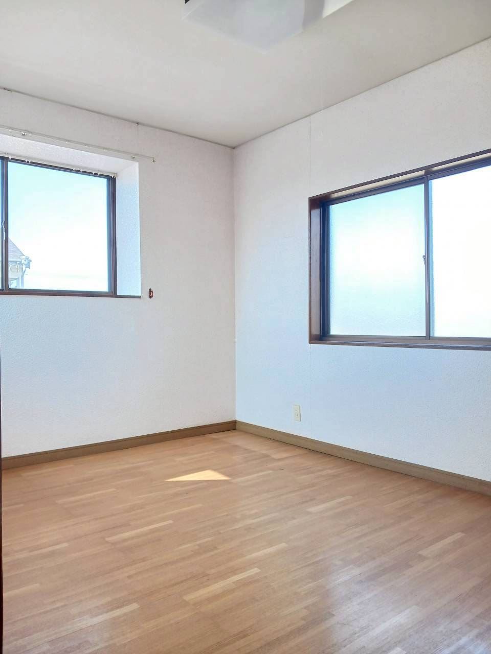 三条町中古リフォーム戸建の洋室