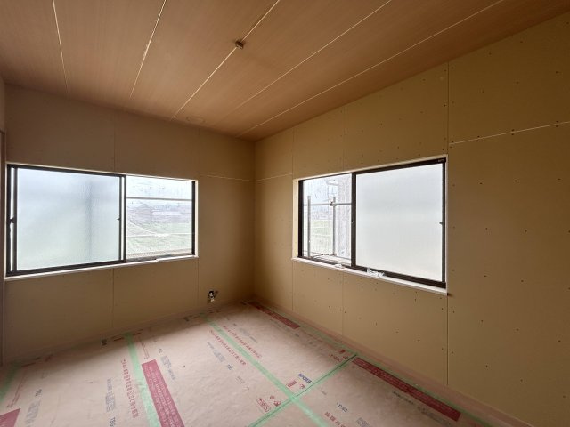 三条町中古リフォーム戸建の洋室