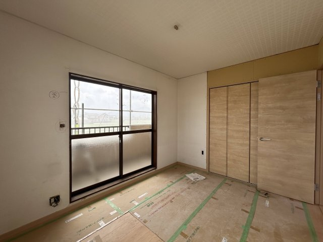 三条町中古リフォーム戸建の洋室