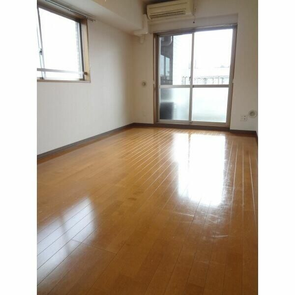 ＳＨＥＬＬ　ＭＩＹＡＫＯ　Ⅰの内装