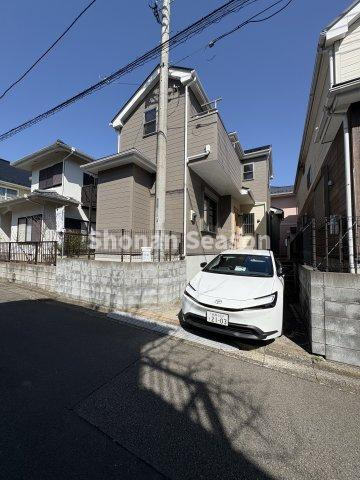 【外観】 | 閑静な住宅地にあり、落ち着いた生活がスタートできる再生住宅が登場！
内装リフォームし、綺麗な室内に生まれ変わっております。