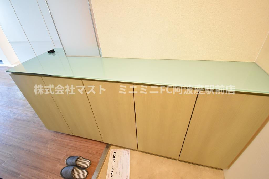 アーバンフラッツ瓦町の玄関