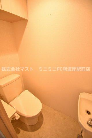 アーバンフラッツ瓦町のトイレ