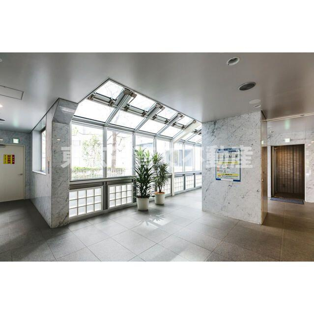 文京グリーンコートビュータワー本駒込 B棟のエントランス