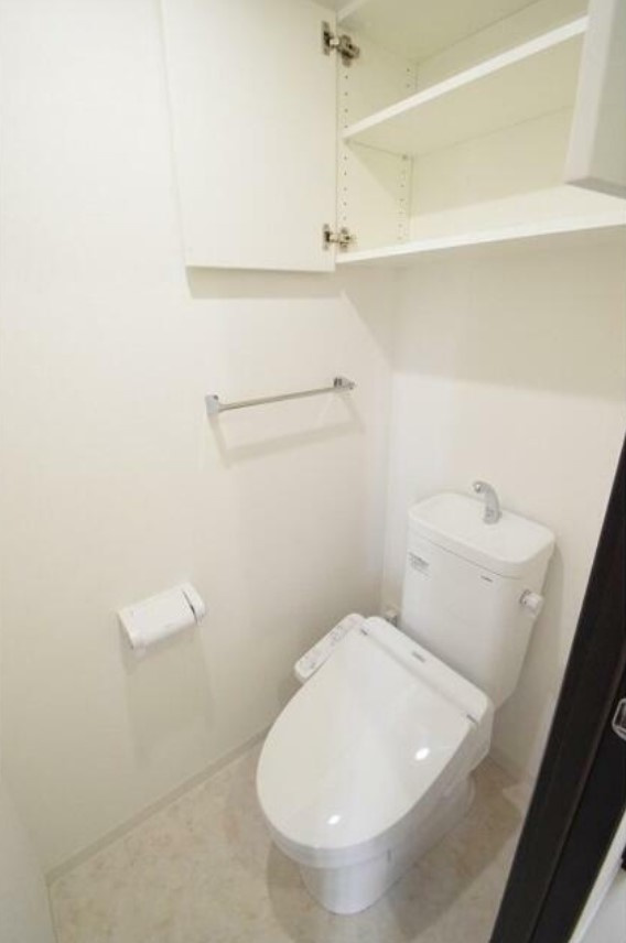 リガーレ府中本町のトイレ|※別号室参考写真です