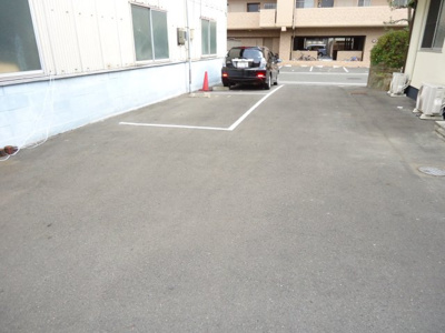 【駐車場】 | メゾン・ド・ブラン旭　B