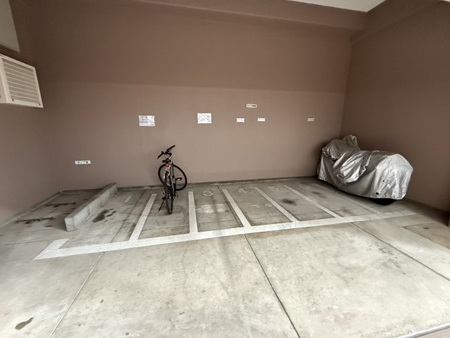 コスモ六角油小路の駐車場