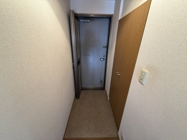 コスモ六角油小路の玄関