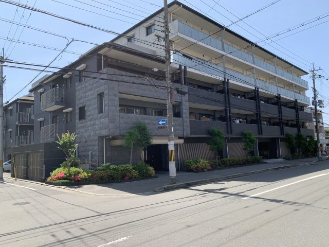 プレサンスロジェ洛北の外観