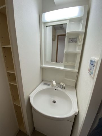 アクアタウンイーストⅠの独立洗面台