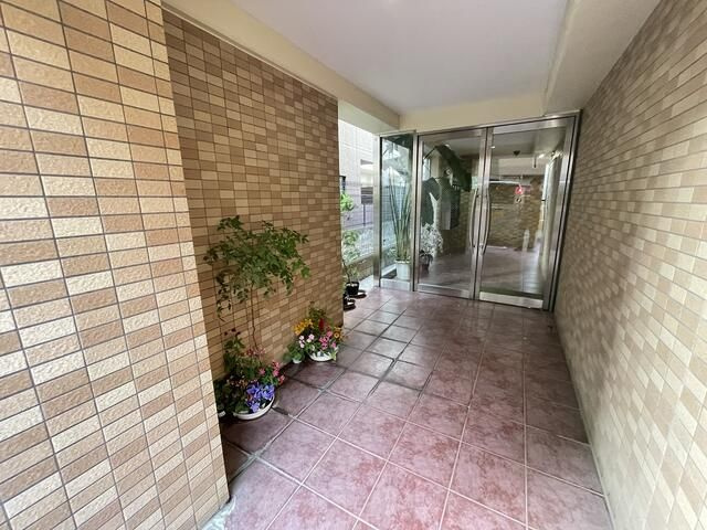 コンフォートマンション大門町のエントランス