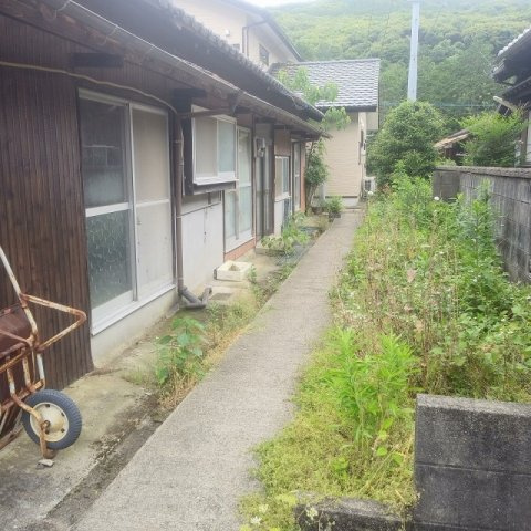 世知原町岩谷口の周辺