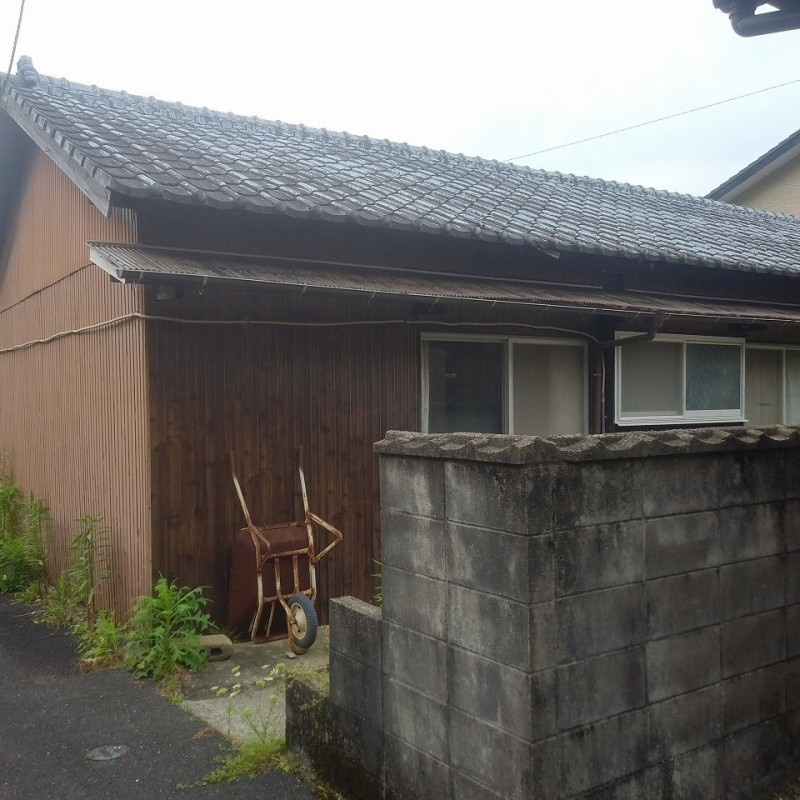 世知原町岩谷口の外観