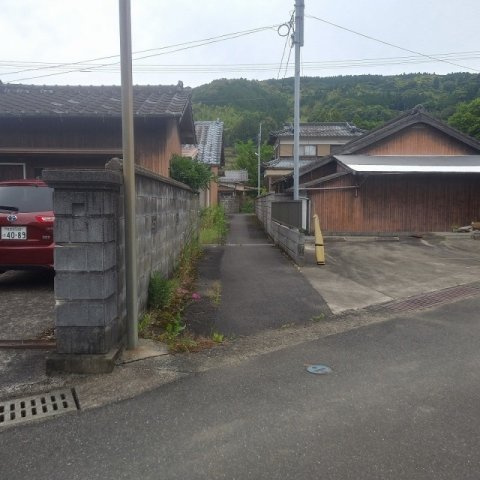 世知原町岩谷口の周辺