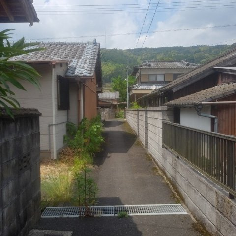 世知原町岩谷口の周辺