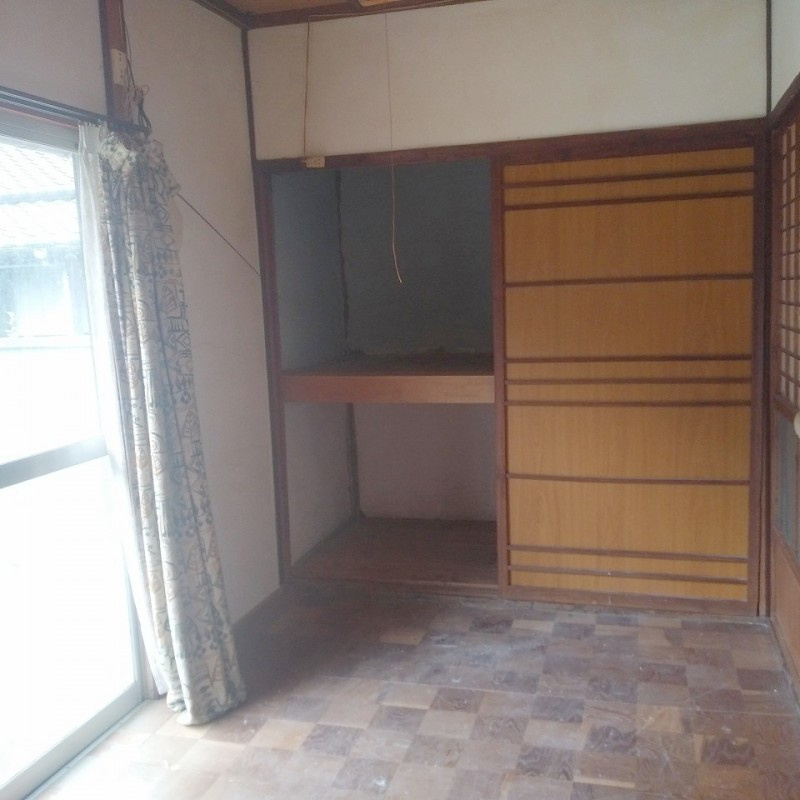 世知原町岩谷口の収納