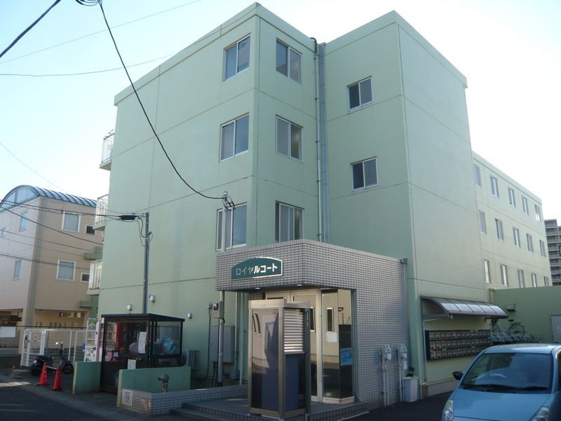 ロイヤルコートの外観