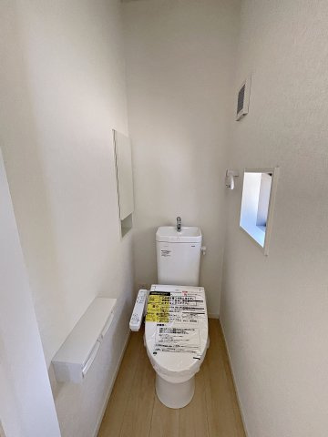 新築戸建・新築建売　須賀川市影沼町第4　第一小・第一中の洋室|バルコニーに面しており大きな窓から日差しが入るので気持ちの良いプライベート空間です！