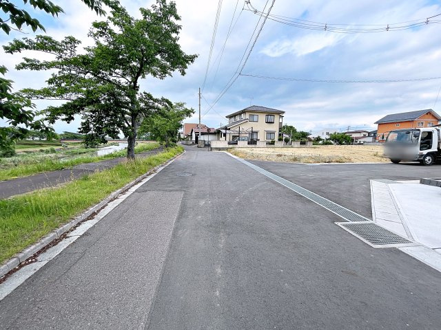 新築戸建・新築建売　須賀川市影沼町第4　第一小・第一中の前面道路含む現地写真|前面道路