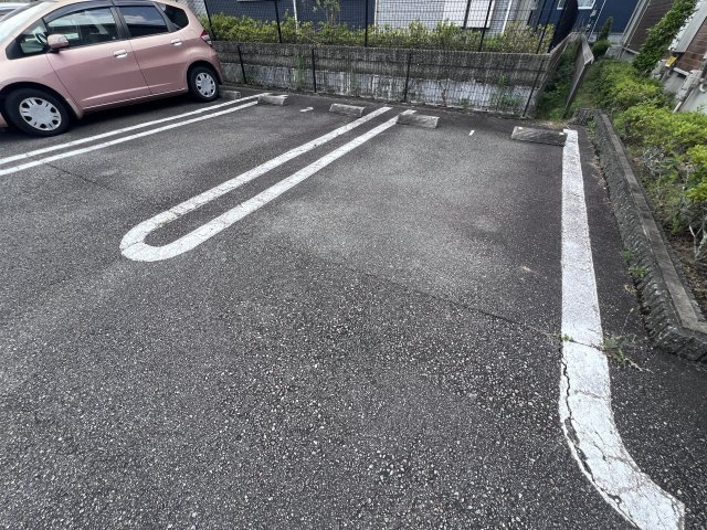 シーズコートの駐車場