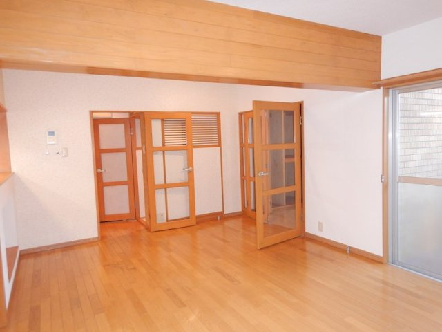 インペリアル砂山の居間・リビング