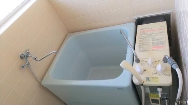 コーポ絹ヶ丘の浴室