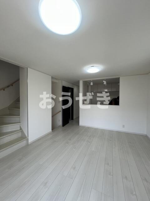 港南台１丁目戸建ての居間・リビング