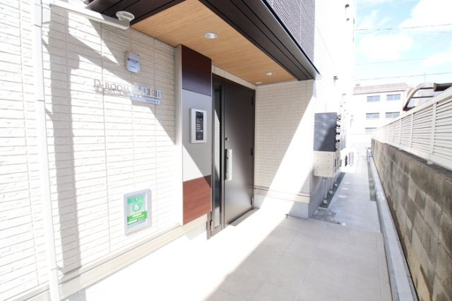 D-room沖野上Ⅱのエントランス