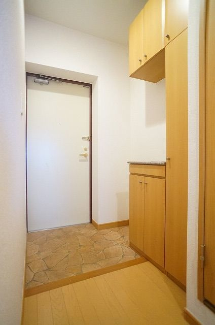 ファイン　ヴィレッジの玄関