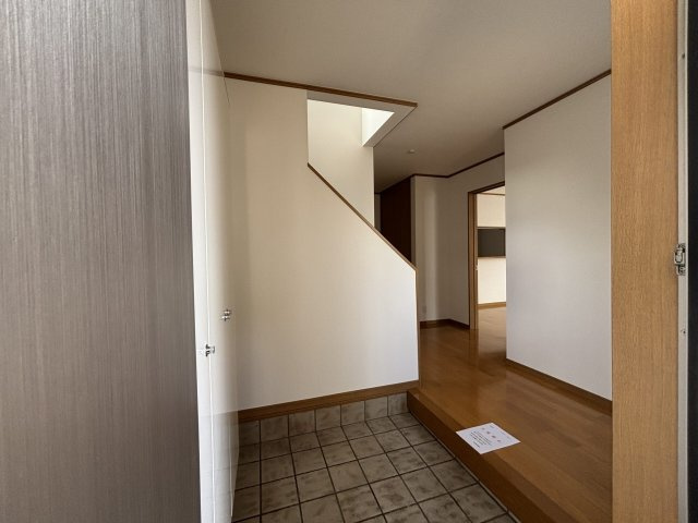 貝塚市畠中2丁目　中古戸建の玄関