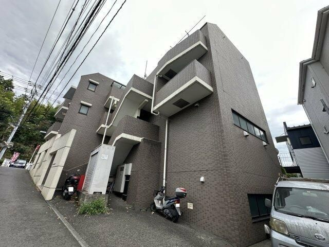 コンフォール川和の外観
