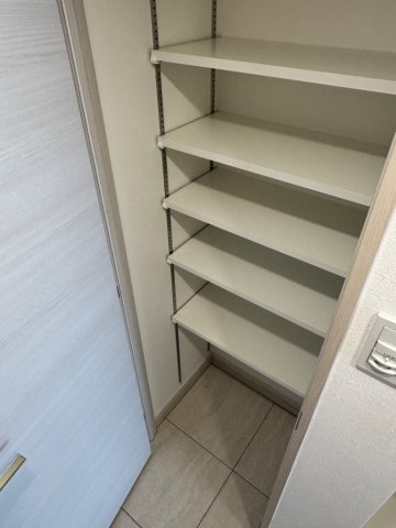 ALTERNA浅草の内装