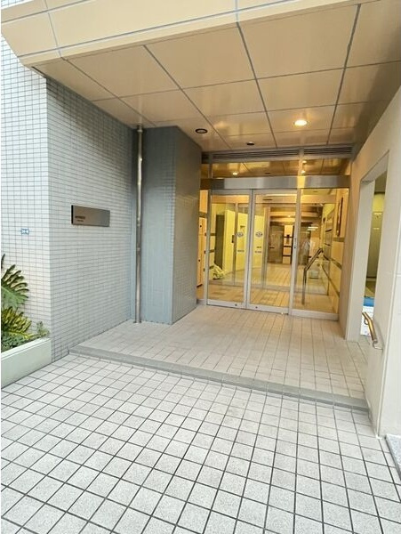 インプルーブ金山のエントランス