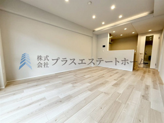 【居間・リビング】 | エルシア須磨海浜公園 | 【同社施工事例】キッチン部分が下がり天井のリビング♪ダウンライトでおしゃれな空間の出来上がりです♪