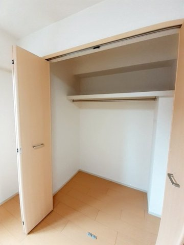 ローランド　ガーデン　Ⅰの収納|小物を収納するのに便利です