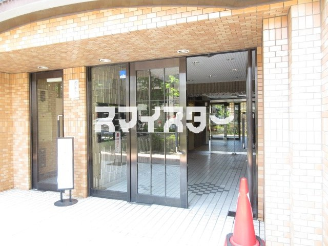 八王子市追分町の賃貸マンションのエントランス