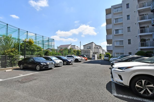 サーパス浦和の駐車場|※空き状況は当社まで都度ご確認くださいませ。■お客様との会話を大切にし、一人ひとりにあった資金計画やプランをご提案致します。心配な事、疑問に思う事など、遠慮せずに何でもお話下さい。